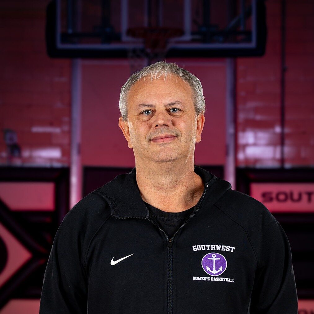 202526_MediaDay_CoachJames